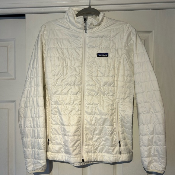 Patagonia Jackets & Blazers - Patagonia women’s light weight puffer jacket